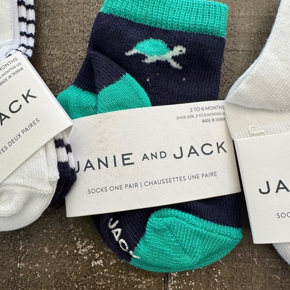 JANIE AND JACK NEW Boys Sock Bundle 3-6 months 2 packs of 2 and One Single - Picture 4 of 5